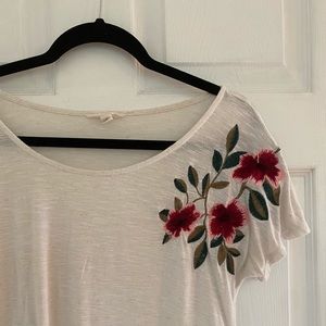 Adiva Scoop Neck Shirt with Floral Embroidery
